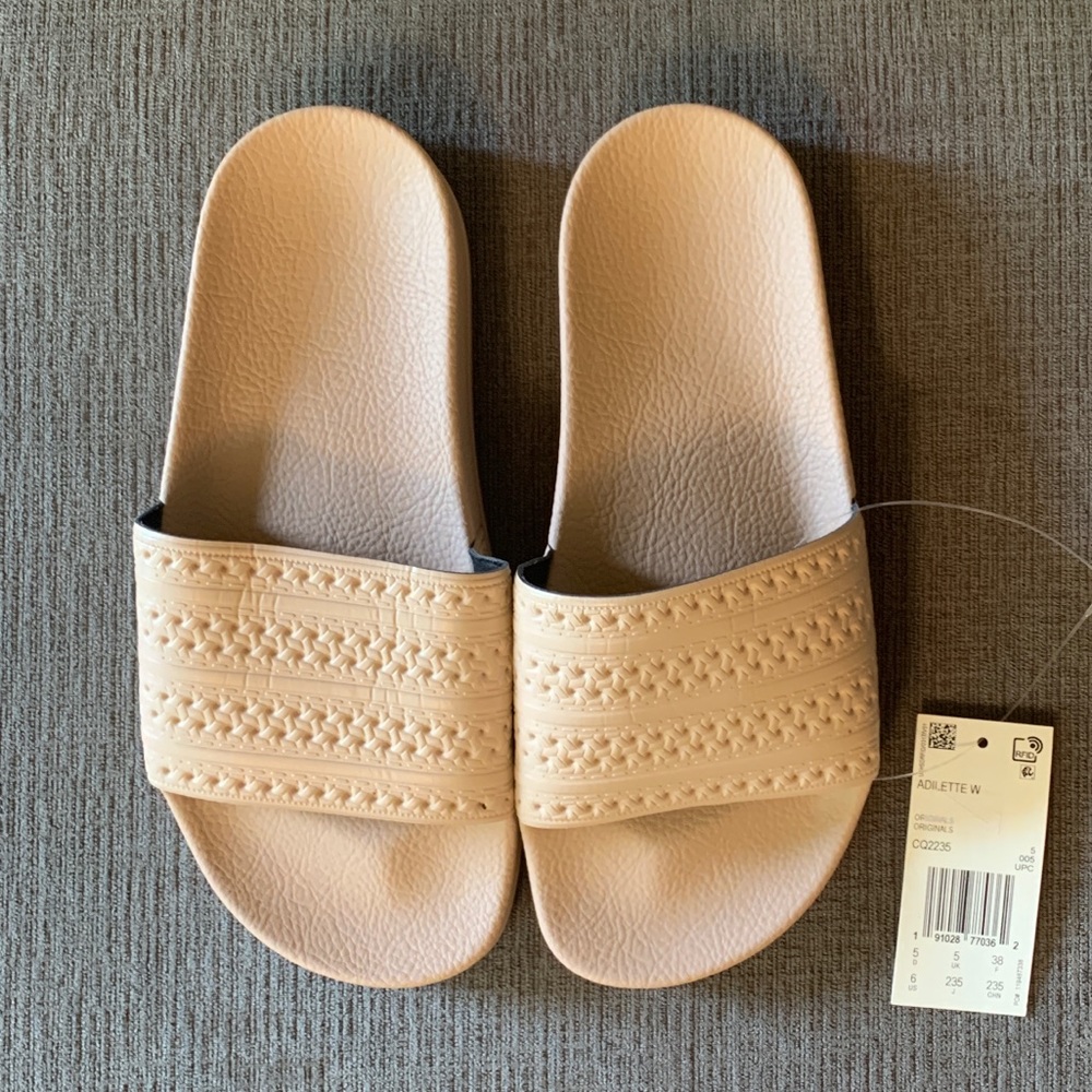 💛Tan Adidas Slide💛